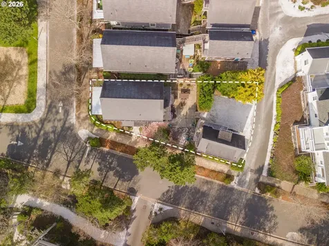 617 SW 27th Way Lincoln City OR 97367