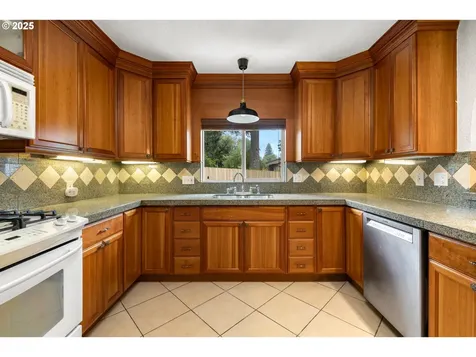 11102 NE Beech Street Portland OR 97220