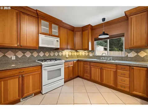 11102 NE Beech Street Portland OR 97220