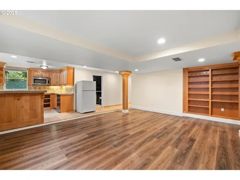 11102 NE Beech Street Portland OR 97220