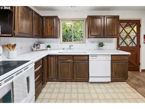 3393 Harrison Avenue Astoria OR 97103