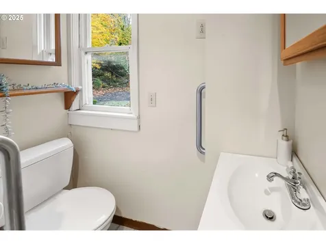 3393 Harrison Avenue Astoria OR 97103