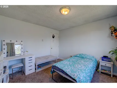173 NW Cedar Avenue Warrenton OR 97146