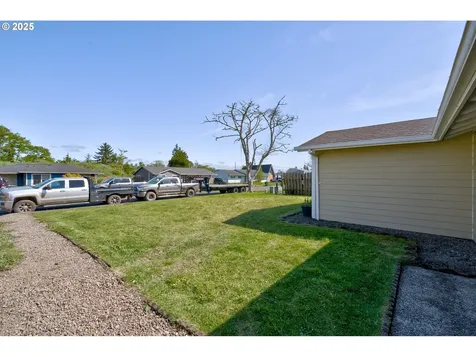 173 NW Cedar Avenue Warrenton OR 97146