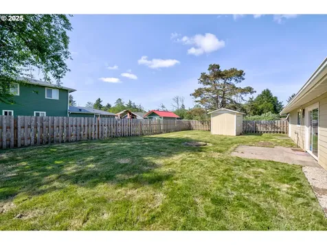 173 NW Cedar Avenue Warrenton OR 97146