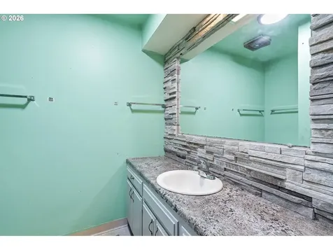 27688 S Highway 213 Mulino OR 97042
