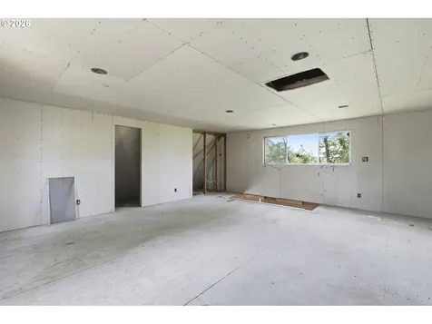 27688 S Highway 213 Mulino OR 97042