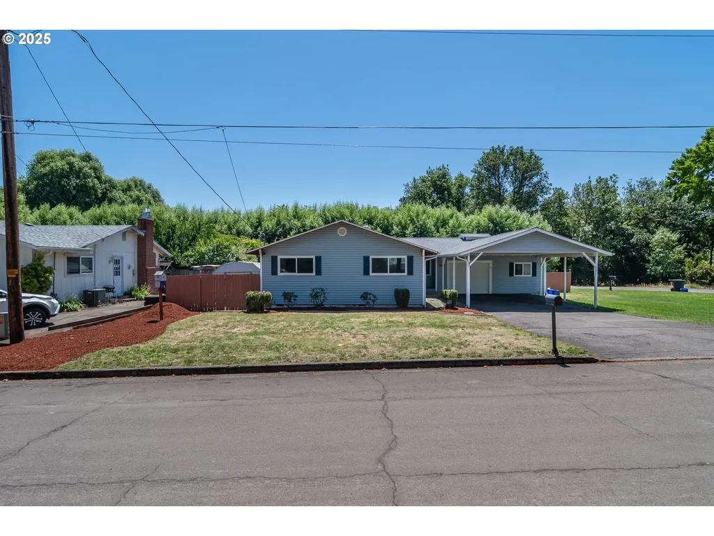 1595 NW Martin Avenue Roseburg OR 97471