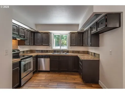 1595 NW Martin Avenue Roseburg OR 97471