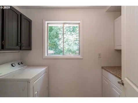 1595 NW Martin Avenue Roseburg OR 97471