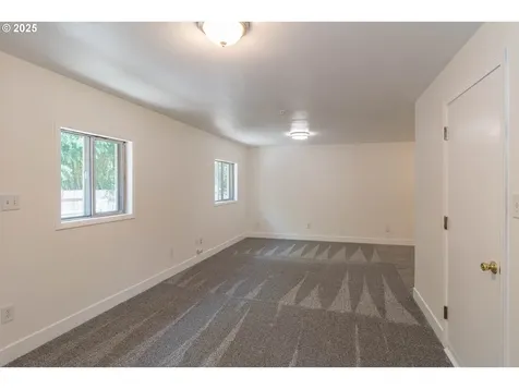 1595 NW Martin Avenue Roseburg OR 97471