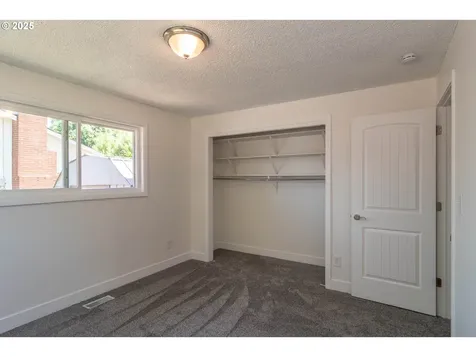 1595 NW Martin Avenue Roseburg OR 97471