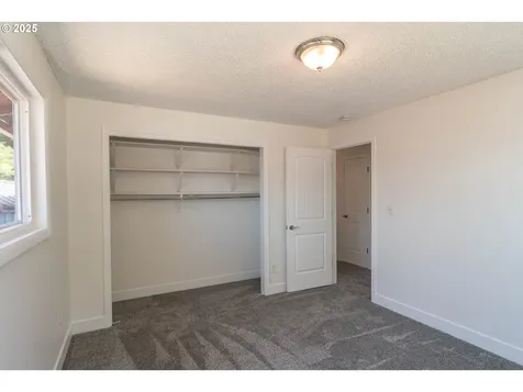 1595 NW Martin Avenue Roseburg OR 97471