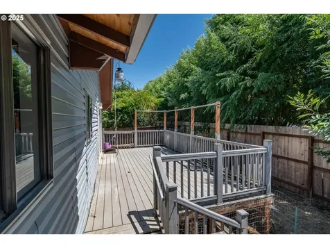 1595 NW Martin Avenue Roseburg OR 97471