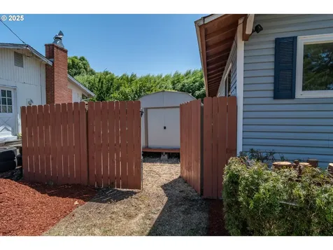 1595 NW Martin Avenue Roseburg OR 97471