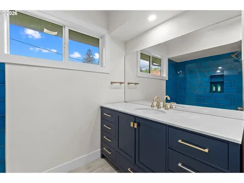 9233 SE Harney Court Portland OR 97266