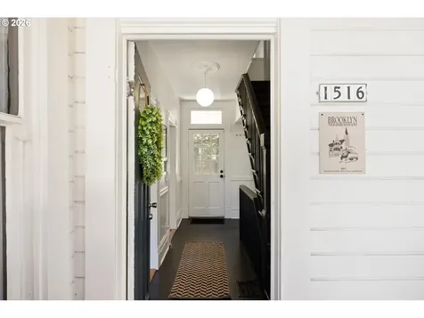 1516 SE Pershing Street Portland OR 97202