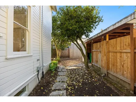 1516 SE Pershing Street Portland OR 97202