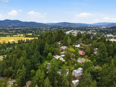1680 Westover Drive Eugene OR 97403