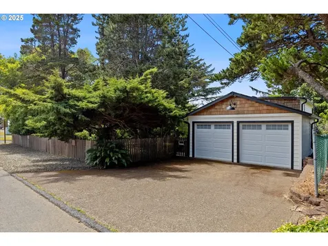 2709 SW Dune Avenue Lincoln City OR 97367