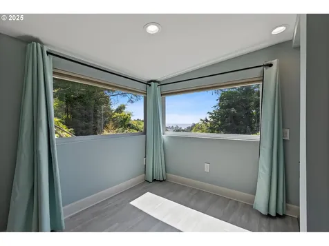 2709 SW Dune Avenue Lincoln City OR 97367