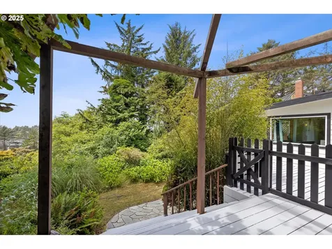 2709 SW Dune Avenue Lincoln City OR 97367