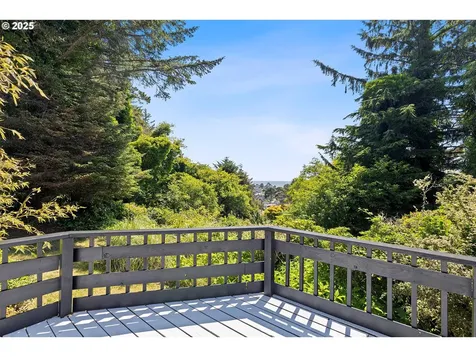 2709 SW Dune Avenue Lincoln City OR 97367