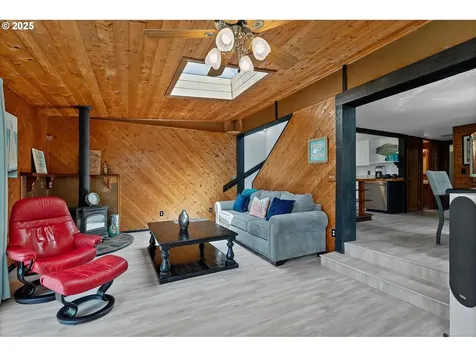 2709 SW Dune Avenue Lincoln City OR 97367