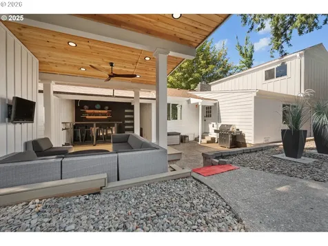 8444 SW 58th Avenue Portland OR 97219