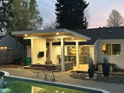 8444 SW 58th Avenue Portland OR 97219