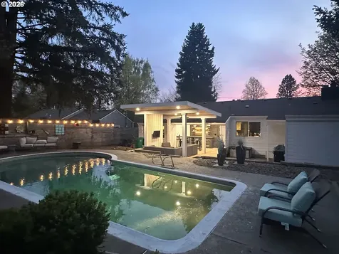 8444 SW 58th Avenue Portland OR 97219