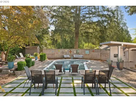 8444 SW 58th Avenue Portland OR 97219