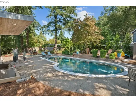 8444 SW 58th Avenue Portland OR 97219