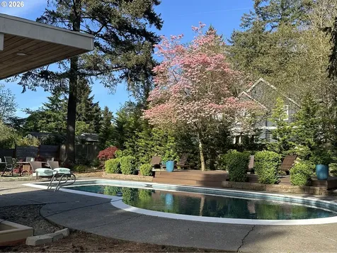 8444 SW 58th Avenue Portland OR 97219