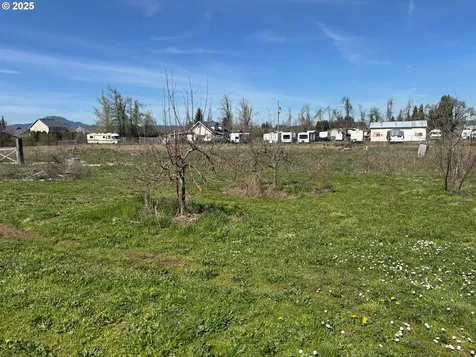 83354 N Pacific Highway Creswell OR 97426