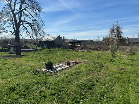 83354 N Pacific Highway Creswell OR 97426
