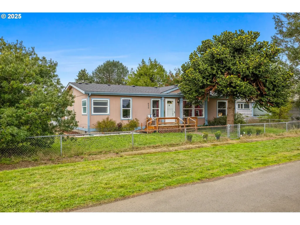 620 N Bay Street Waldport OR 97394