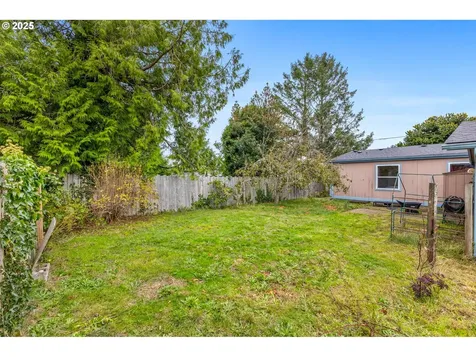 620 N Bay Street Waldport OR 97394