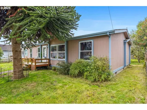 620 N Bay Street Waldport OR 97394