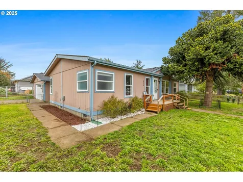 620 N Bay Street Waldport OR 97394