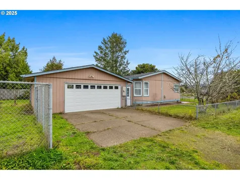 620 N Bay Street Waldport OR 97394