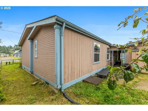 620 N Bay Street Waldport OR 97394