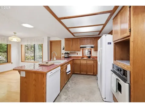 2983 Timberline Drive Eugene OR 97405