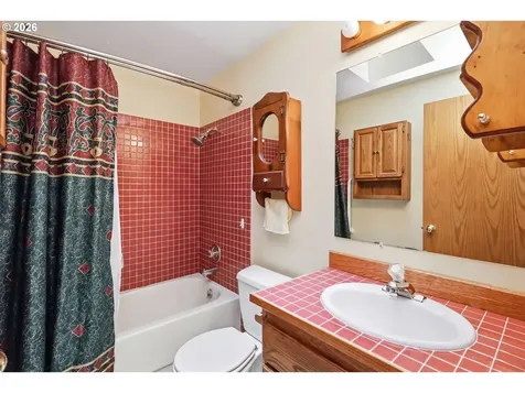 2983 Timberline Drive Eugene OR 97405