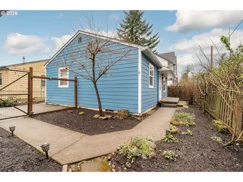 8609 SE Flavel Street Portland OR 97266