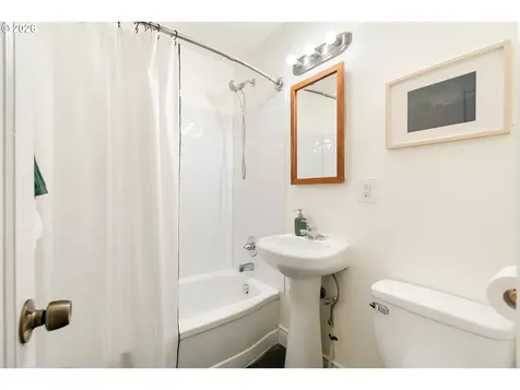 8609 SE Flavel Street Portland OR 97266