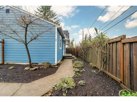 8609 SE Flavel Street Portland OR 97266