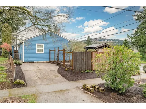 8609 SE Flavel Street Portland OR 97266