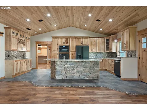 818 E Sierra Vista Drive Newberg OR 97132
