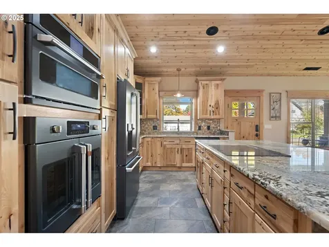 818 E Sierra Vista Drive Newberg OR 97132